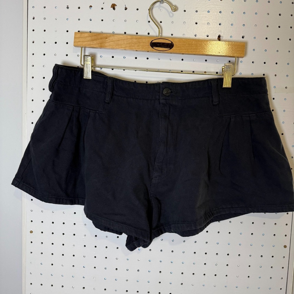 Free People We The Free Bluebell Low Rise Pleated Shorts Women's 32 Black Flowy